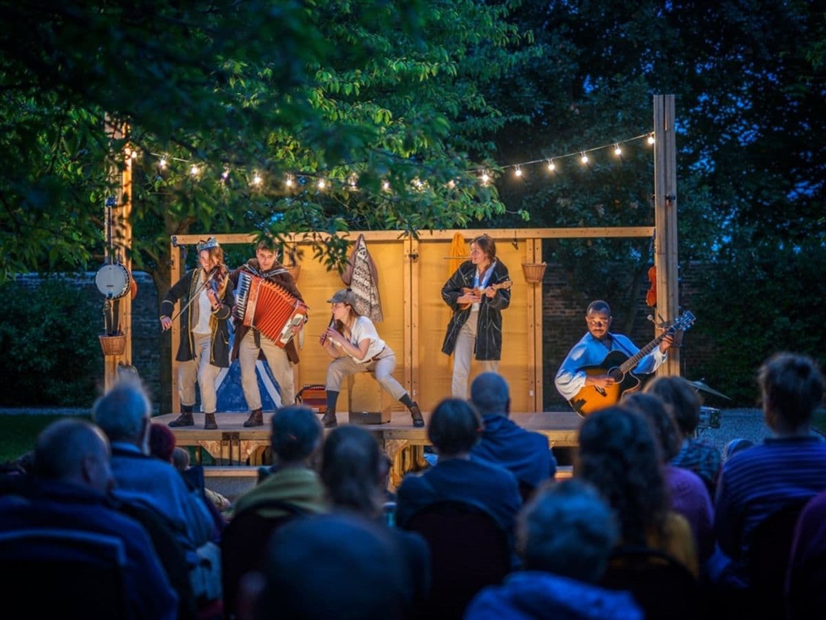 Three Inch Fools – King Arthur & The Holy Fail - Image 1